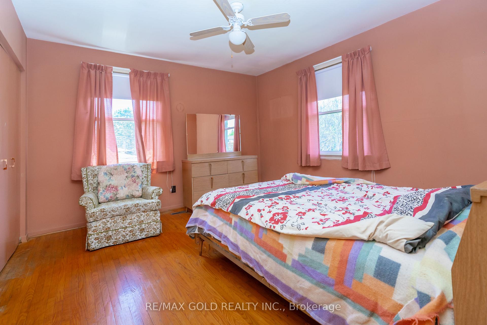 Photo 18 of 22 Dalraith Crescent, Brampton, Southgate — HOMEH