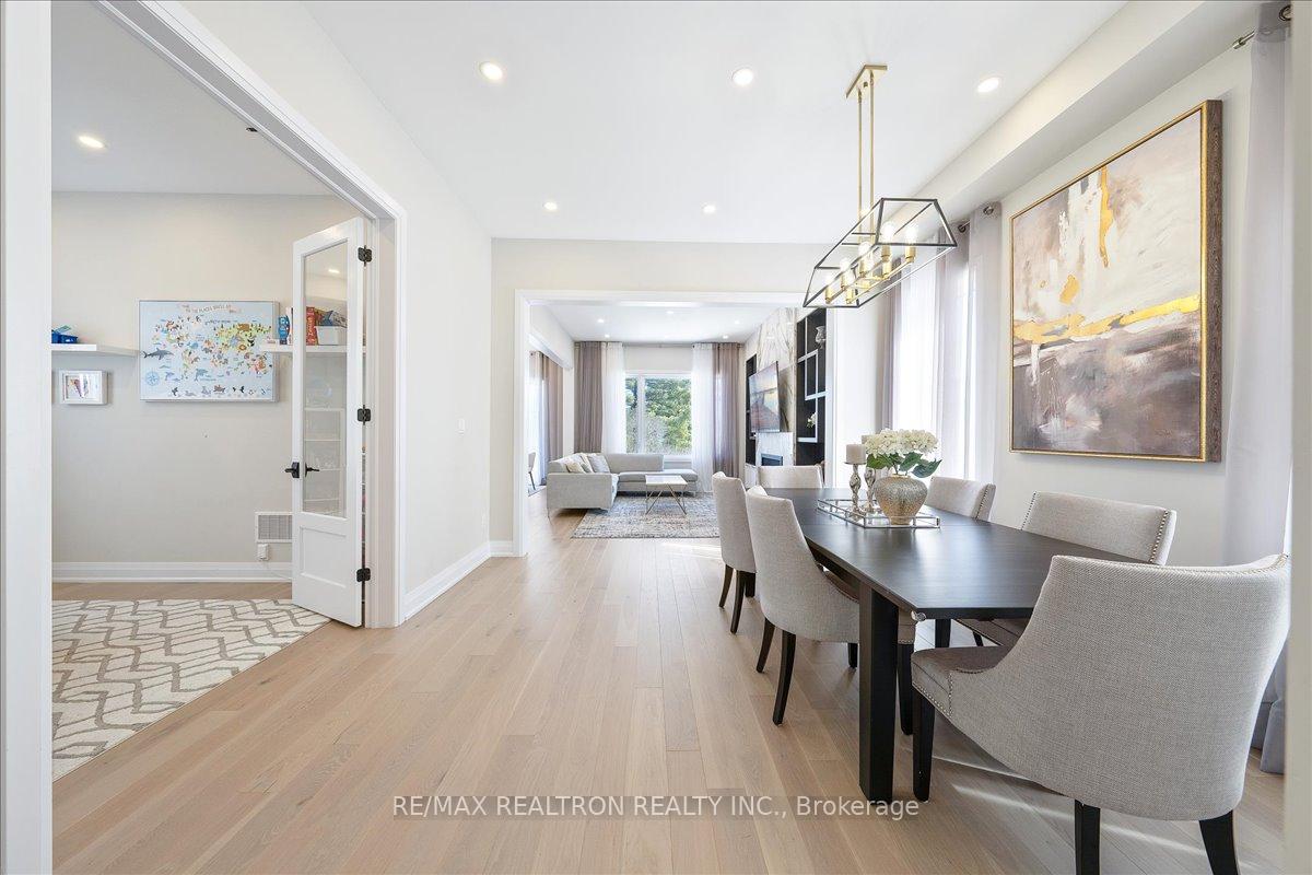 Photo 7 of 7 Maple Fields Circle, Aurora, Aurora Estates — HOMEH