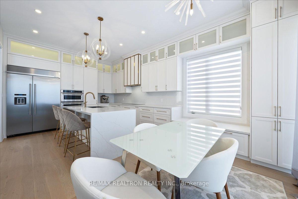 Photo 16 of 7 Maple Fields Circle, Aurora, Aurora Estates — HOMEH
