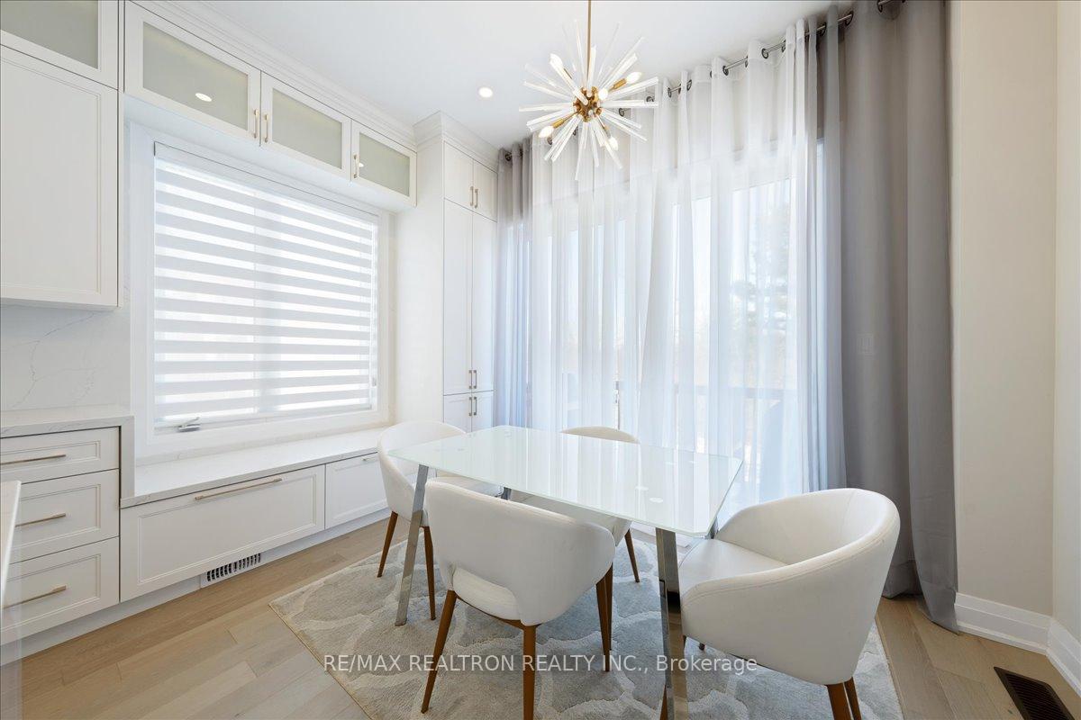 Photo 20 of 7 Maple Fields Circle, Aurora, Aurora Estates — HOMEH