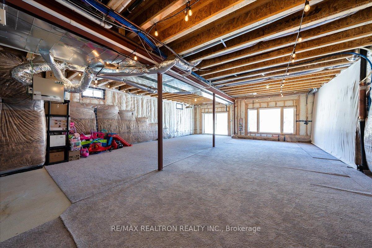 Photo 41 of 7 Maple Fields Circle, Aurora, Aurora Estates — HOMEH