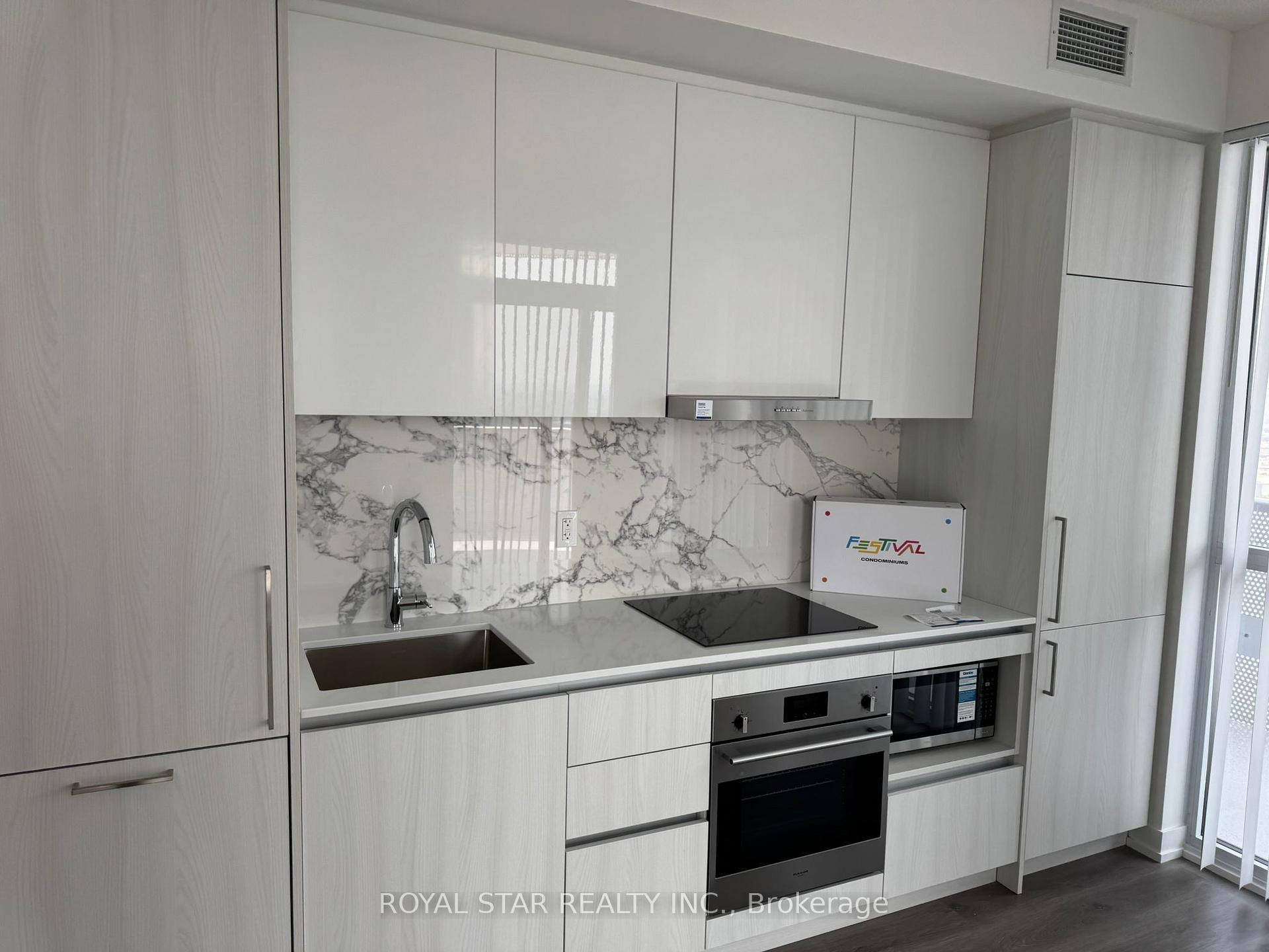 Photo 3 of Unit 4302, 225 Commerce Street, Vaughan, Vaughan Corporate Centre — HOMEH