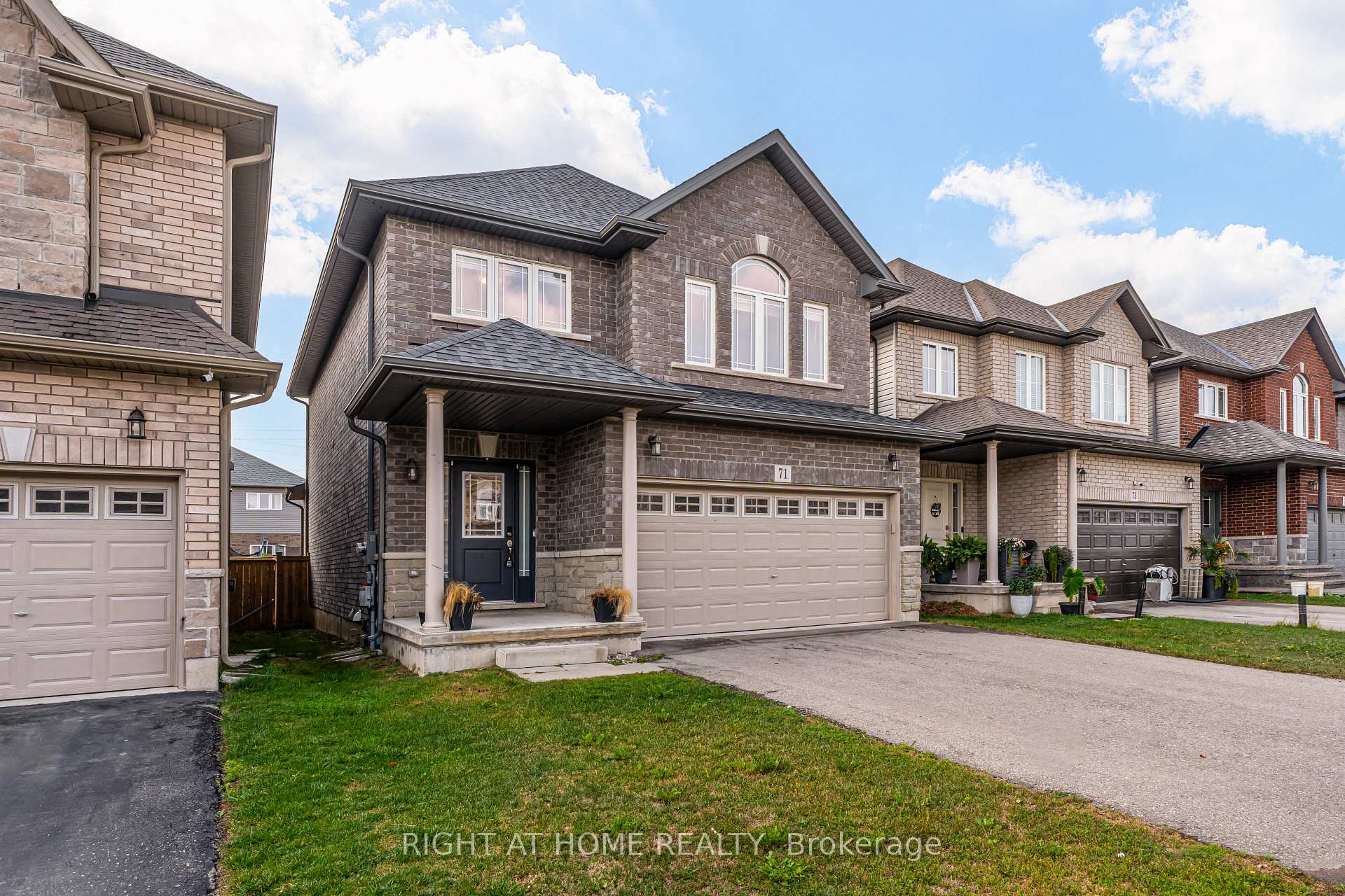Photo 1 of 71 Cittadella Boulevard, Hamilton, Rural Glanbrook — HOMEH
