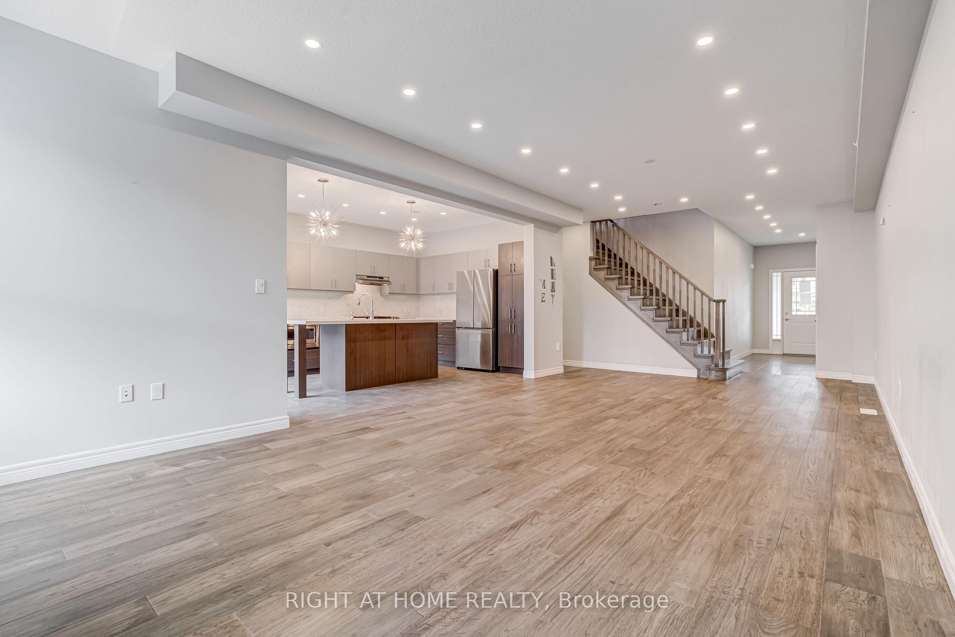 Photo 6 of 71 Cittadella Boulevard, Hamilton, Rural Glanbrook — HOMEH