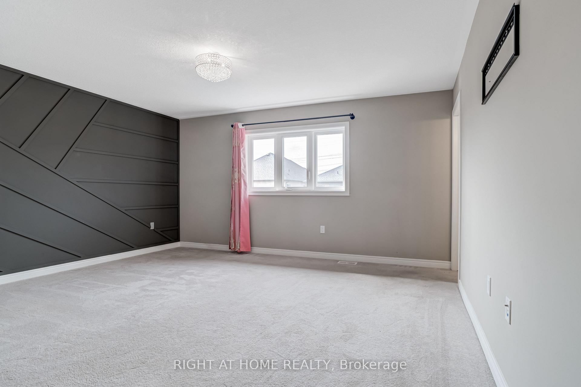 Photo 13 of 71 Cittadella Boulevard, Hamilton, Rural Glanbrook — HOMEH