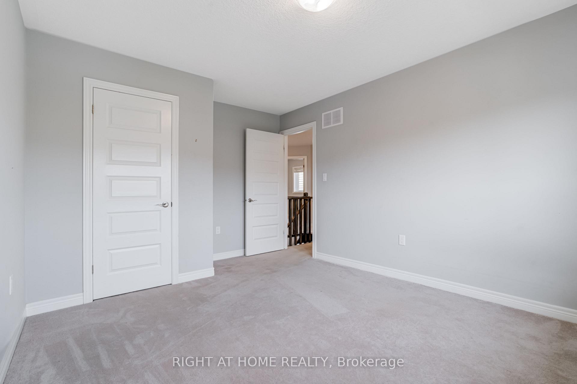 Photo 23 of 71 Cittadella Boulevard, Hamilton, Rural Glanbrook — HOMEH