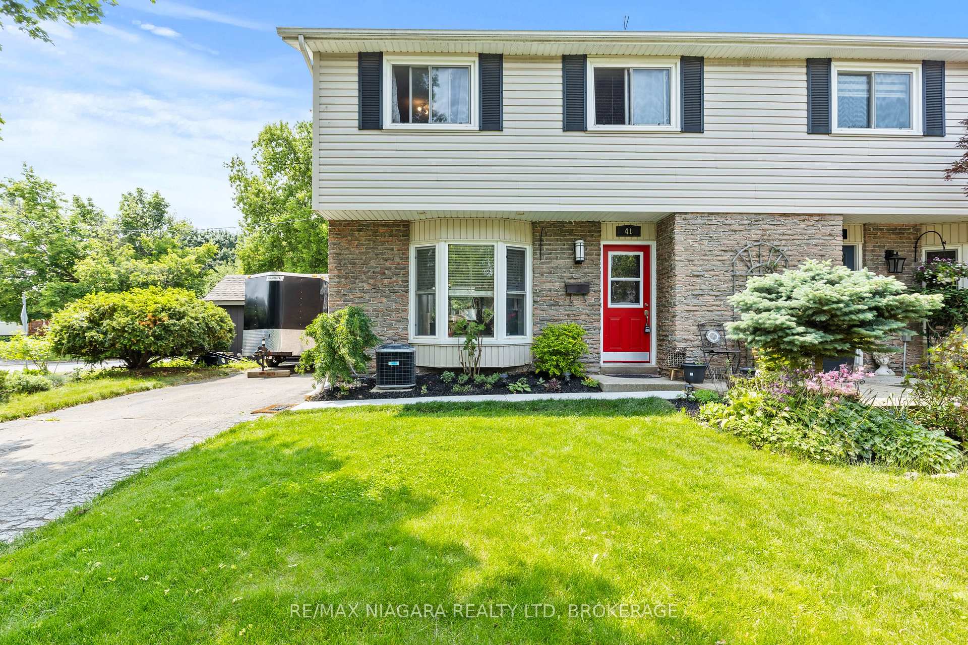 Photo 1 of 41 Allan Drive, St. Catharines, Fairview — HOMEH