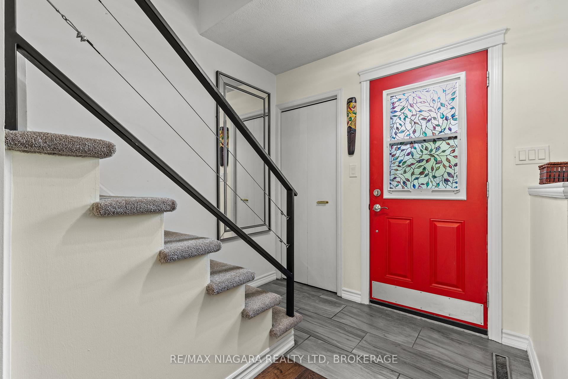 Photo 6 of 41 Allan Drive, St. Catharines, Fairview — HOMEH