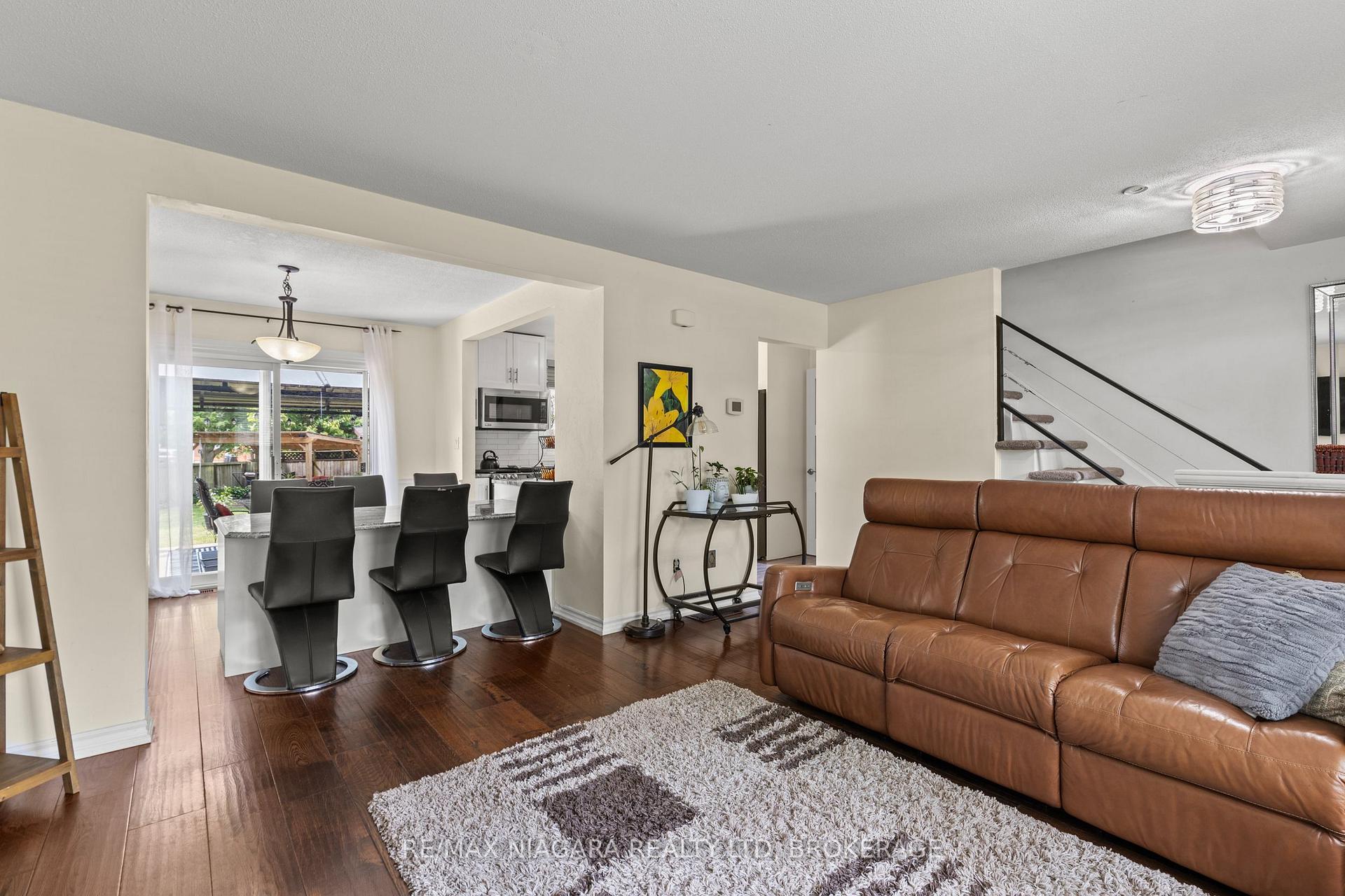 Photo 9 of 41 Allan Drive, St. Catharines, Fairview — HOMEH