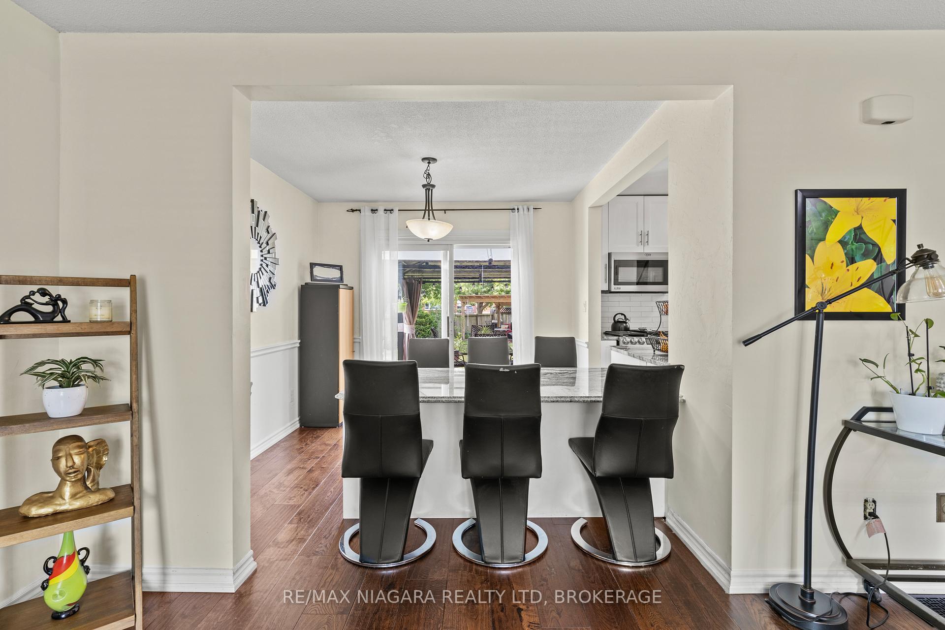 Photo 11 of 41 Allan Drive, St. Catharines, Fairview — HOMEH