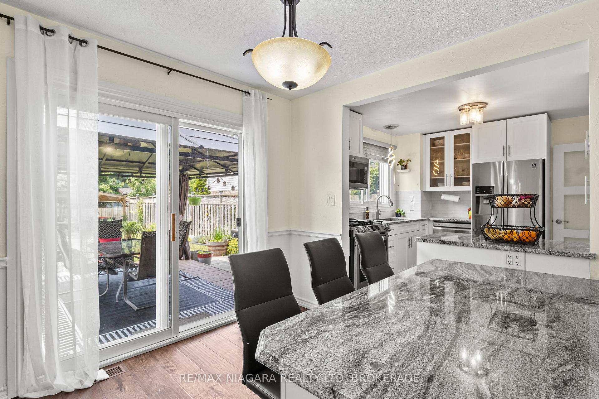 Photo 12 of 41 Allan Drive, St. Catharines, Fairview — HOMEH