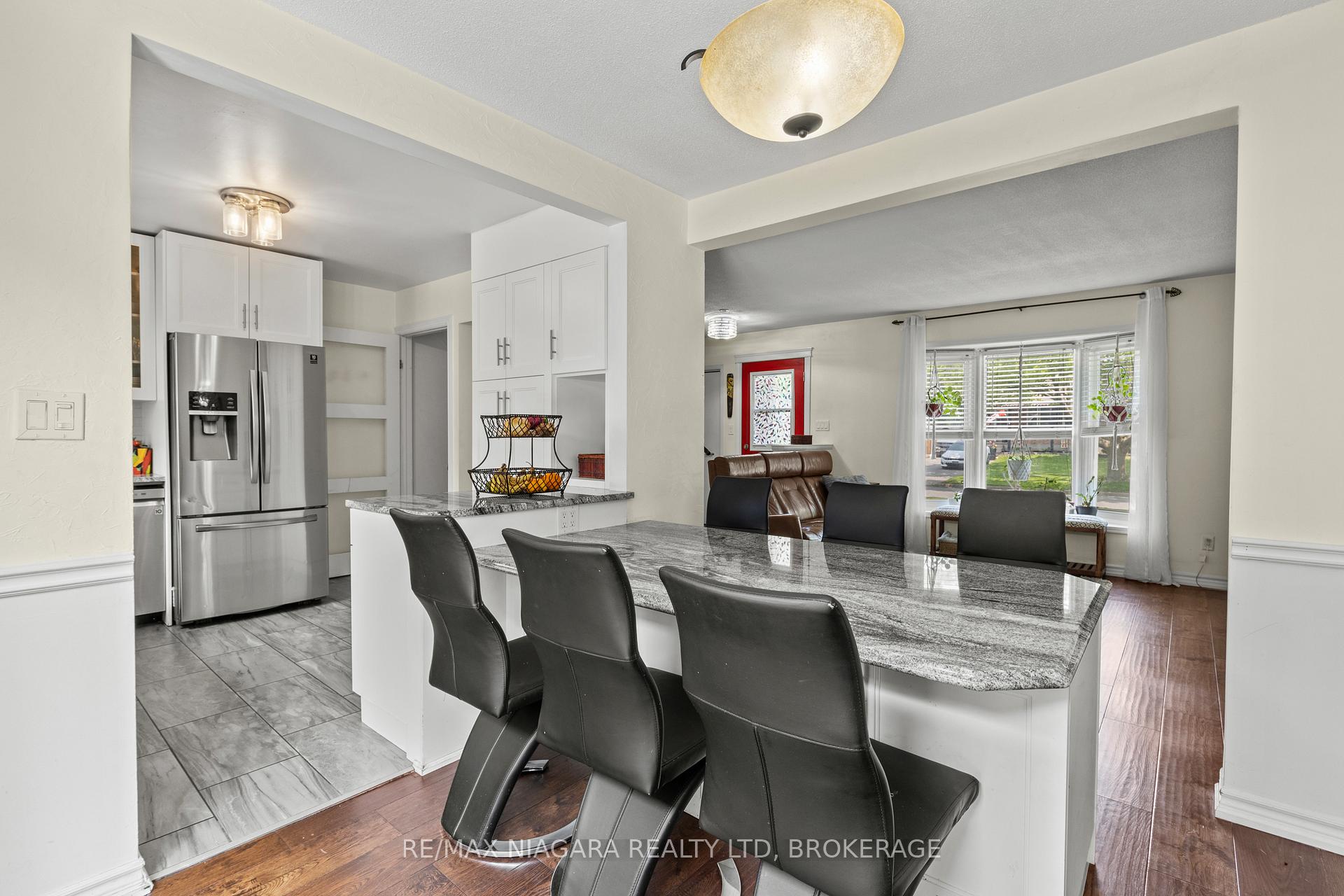 Photo 13 of 41 Allan Drive, St. Catharines, Fairview — HOMEH
