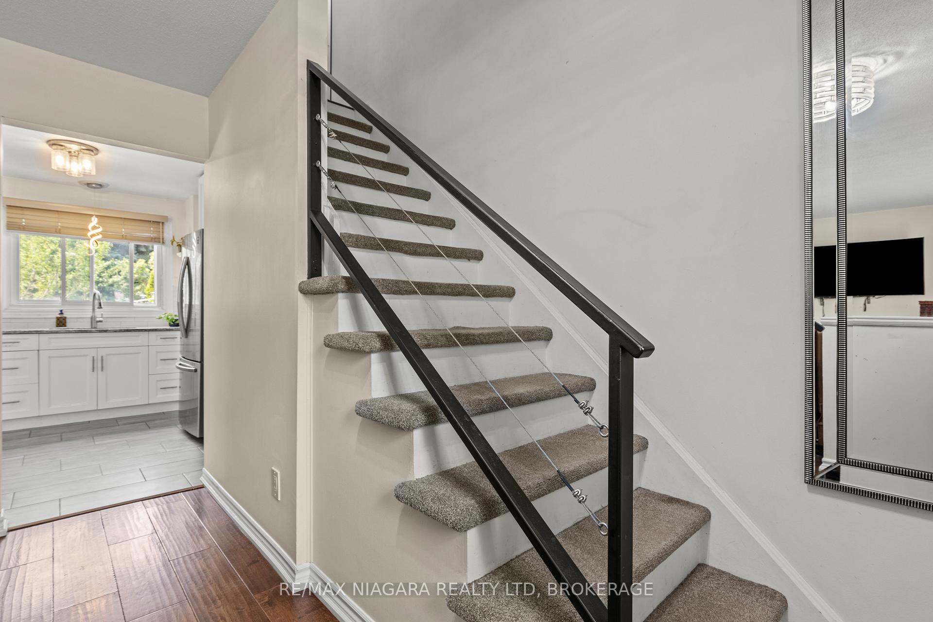 Photo 20 of 41 Allan Drive, St. Catharines, Fairview — HOMEH