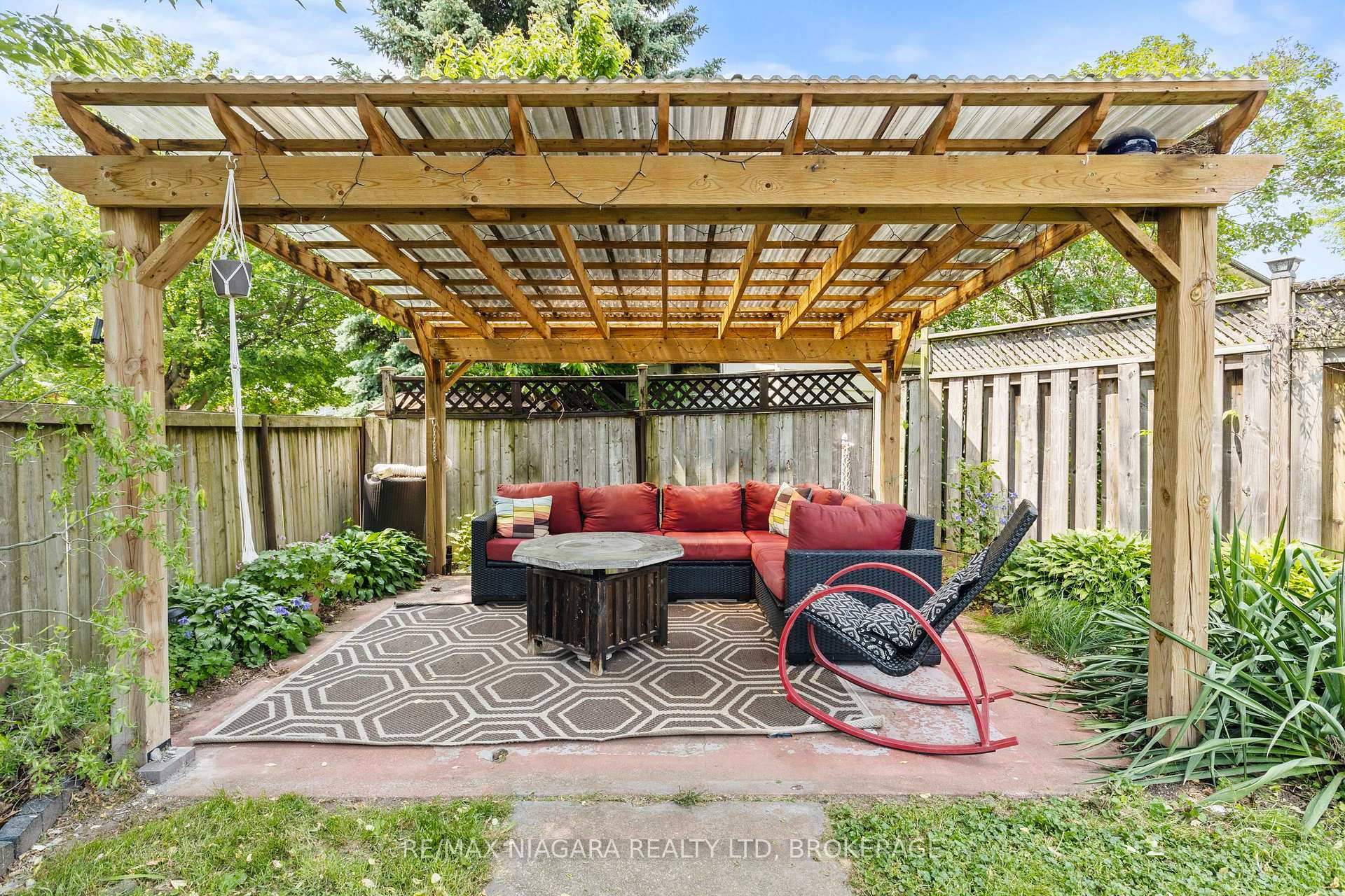 Photo 39 of 41 Allan Drive, St. Catharines, Fairview — HOMEH