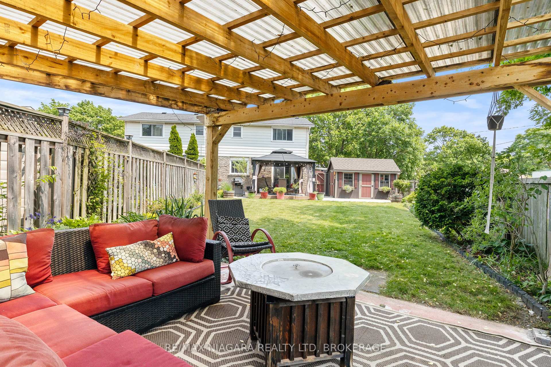 Photo 40 of 41 Allan Drive, St. Catharines, Fairview — HOMEH
