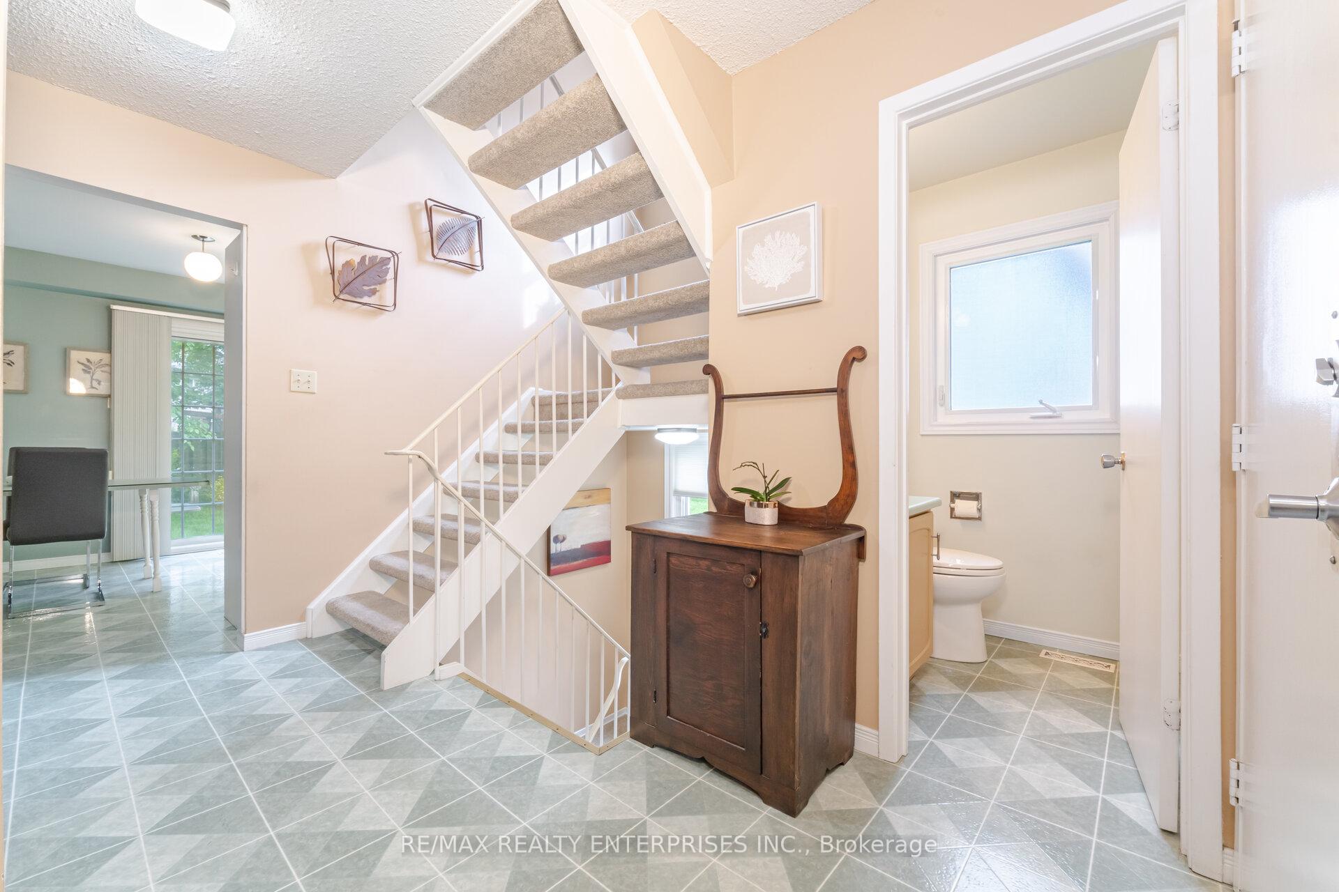 Photo 24 of 111 Somerset Drive, Brampton, Heart Lake West — HOMEH