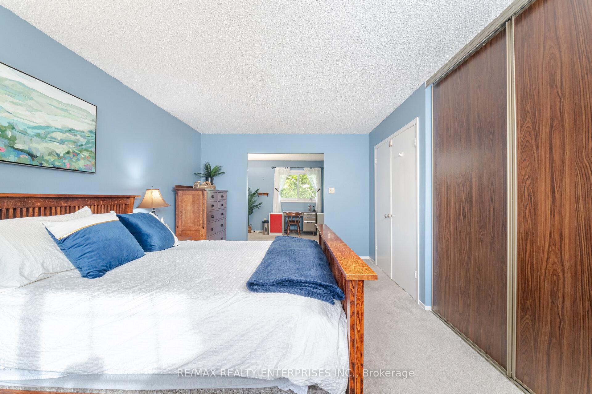 Photo 15 of 111 Somerset Drive, Brampton, Heart Lake West — HOMEH