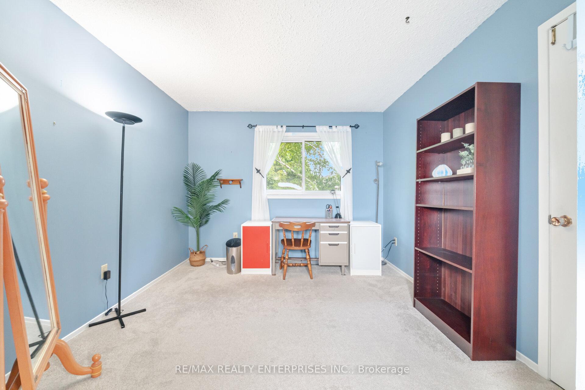 Photo 6 of 111 Somerset Drive, Brampton, Heart Lake West — HOMEH