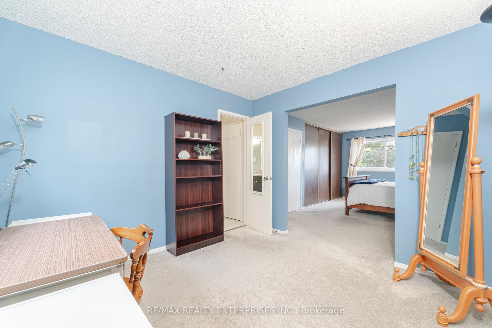 Photo 19 of 111 Somerset Drive, Brampton, Heart Lake West — HOMEH