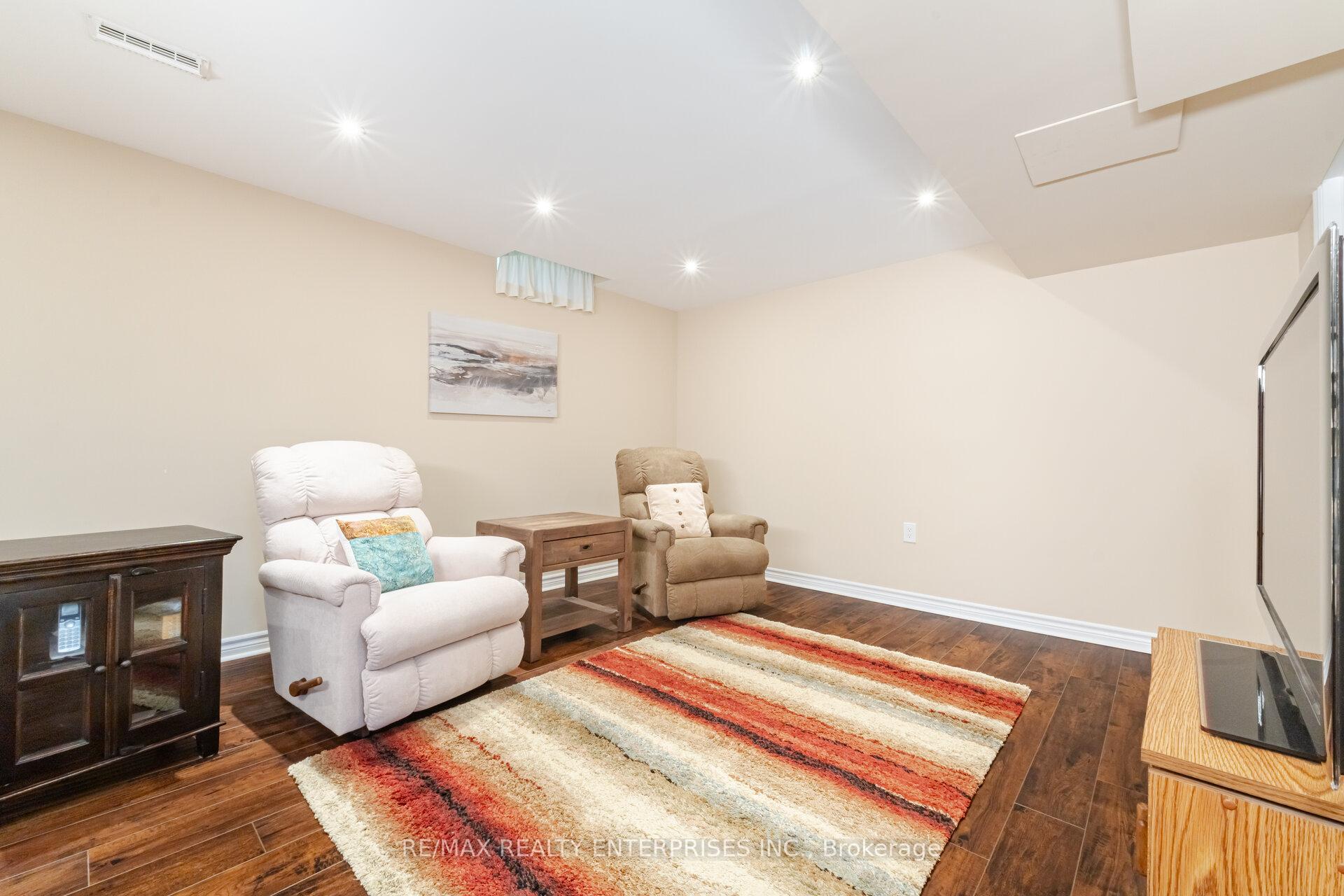 Photo 14 of 111 Somerset Drive, Brampton, Heart Lake West — HOMEH