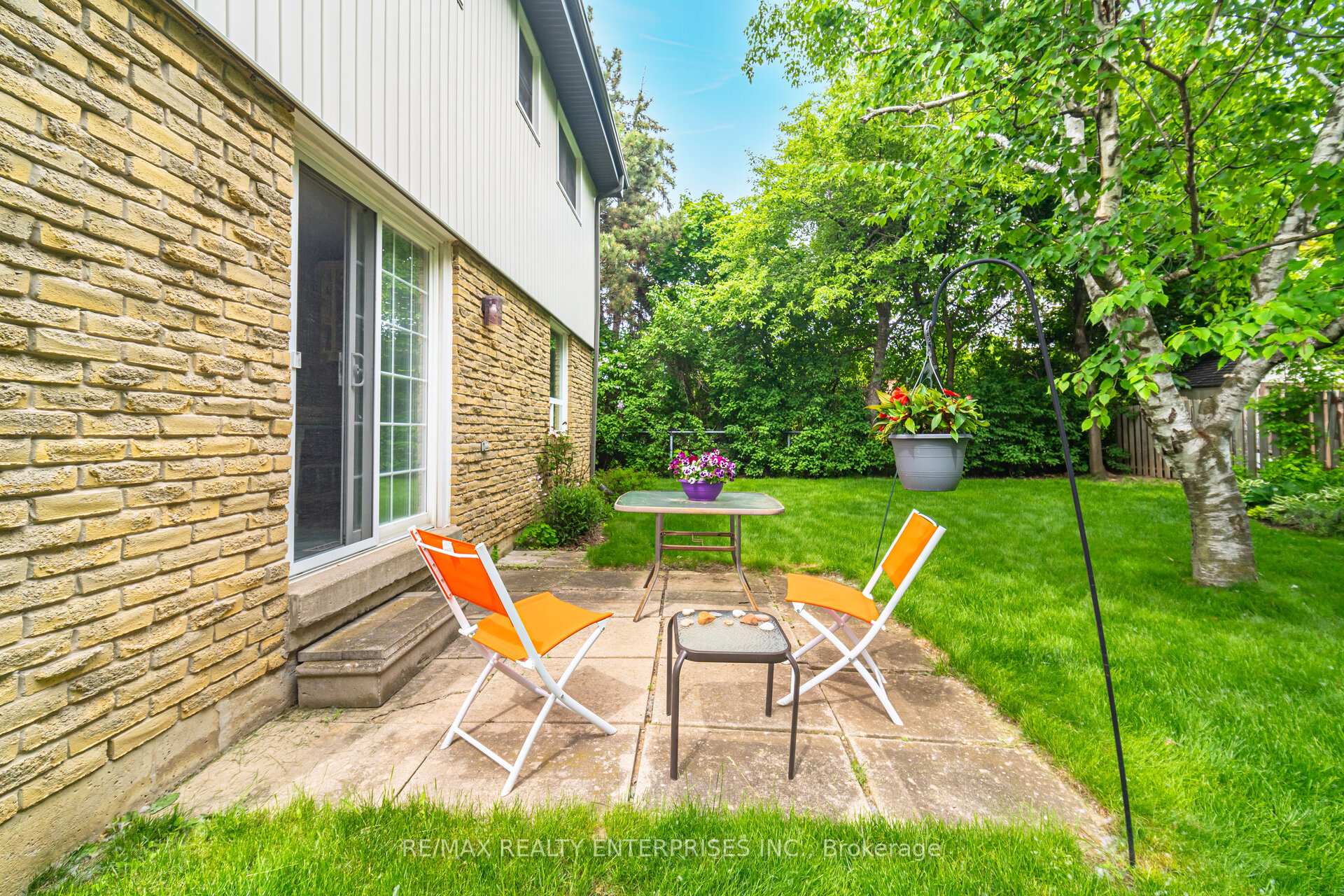 Photo 18 of 111 Somerset Drive, Brampton, Heart Lake West — HOMEH