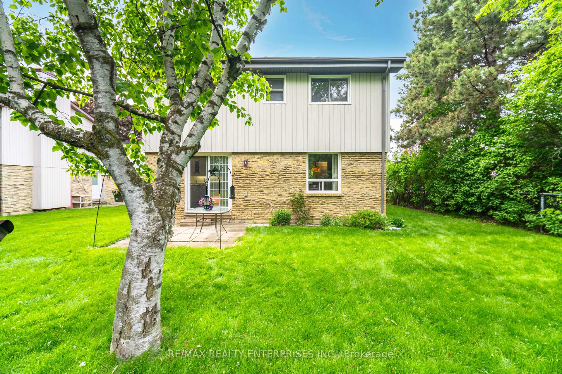 Photo 17 of 111 Somerset Drive, Brampton, Heart Lake West — HOMEH