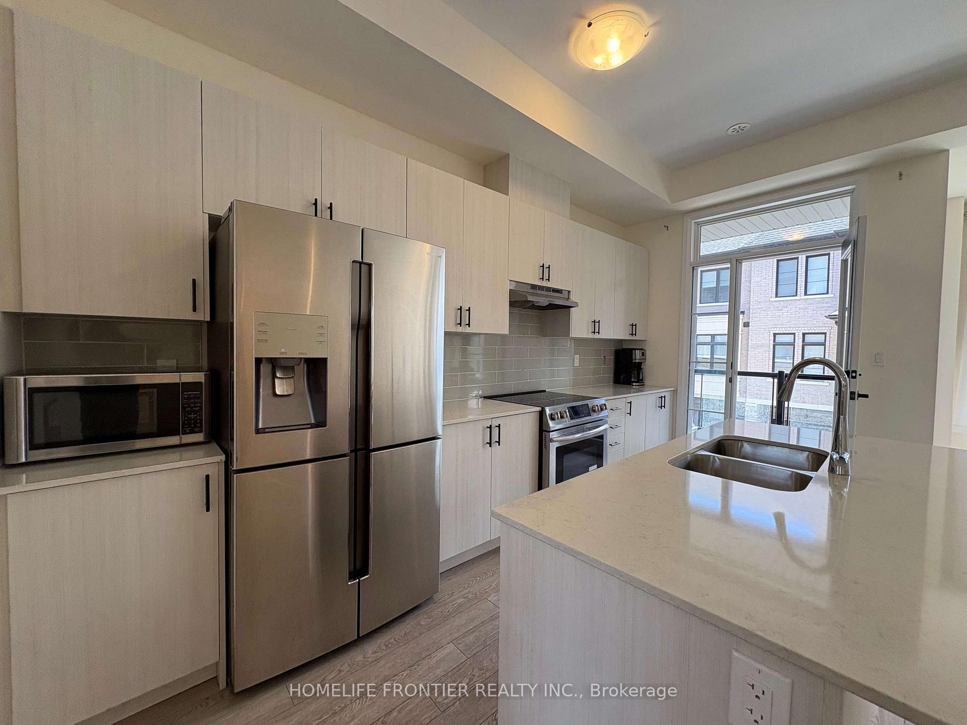 Photo 15 of 118 De La Roche Drive, Vaughan, Vellore Village — HOMEH