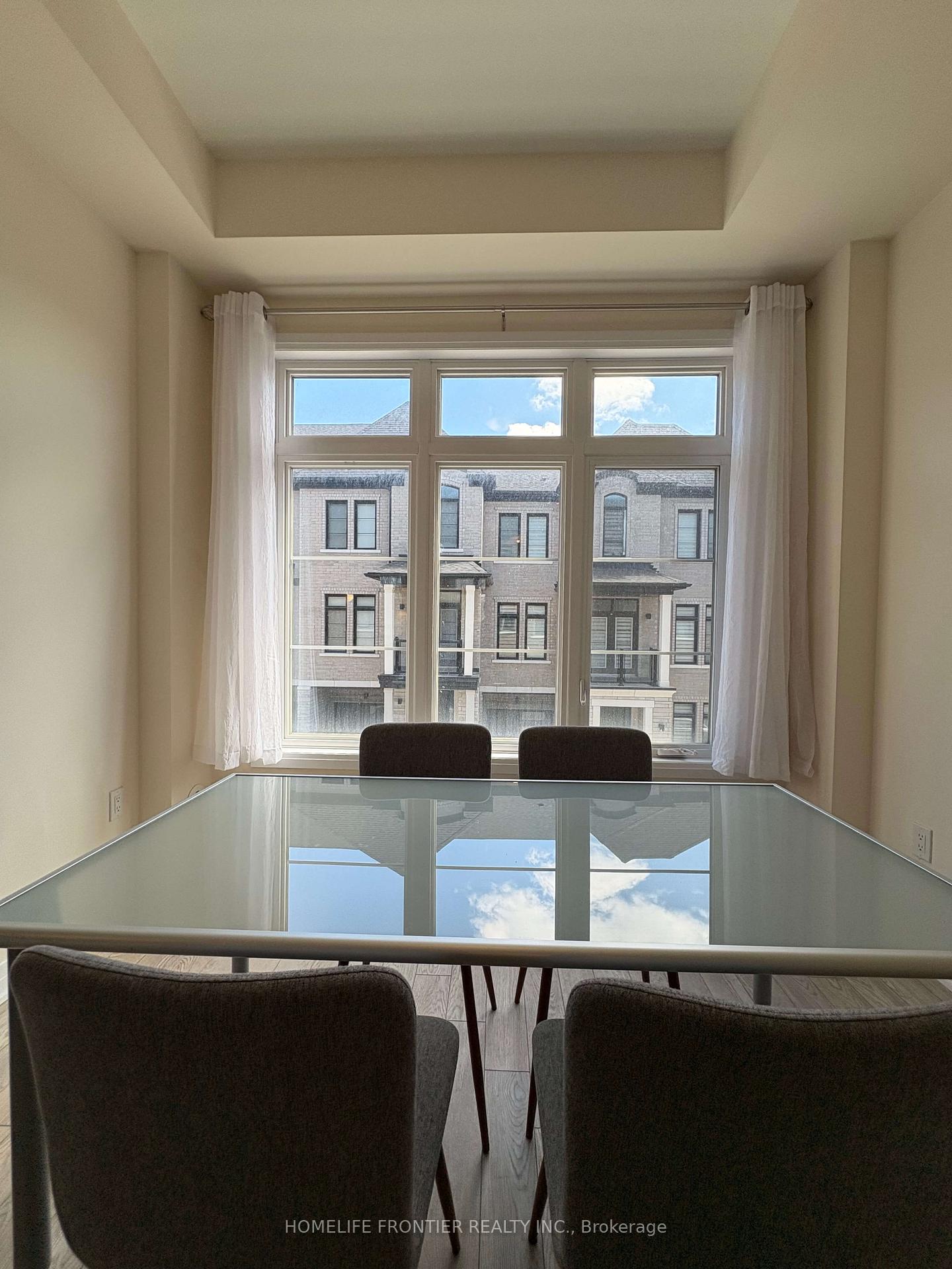 Photo 18 of 118 De La Roche Drive, Vaughan, Vellore Village — HOMEH