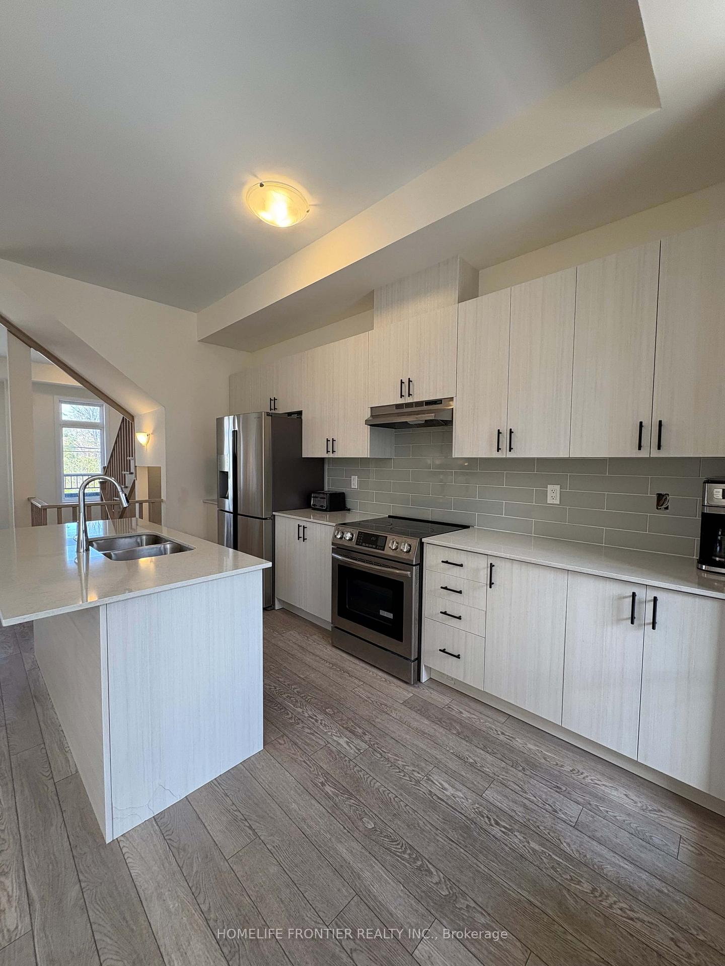 Photo 42 of 118 De La Roche Drive, Vaughan, Vellore Village — HOMEH