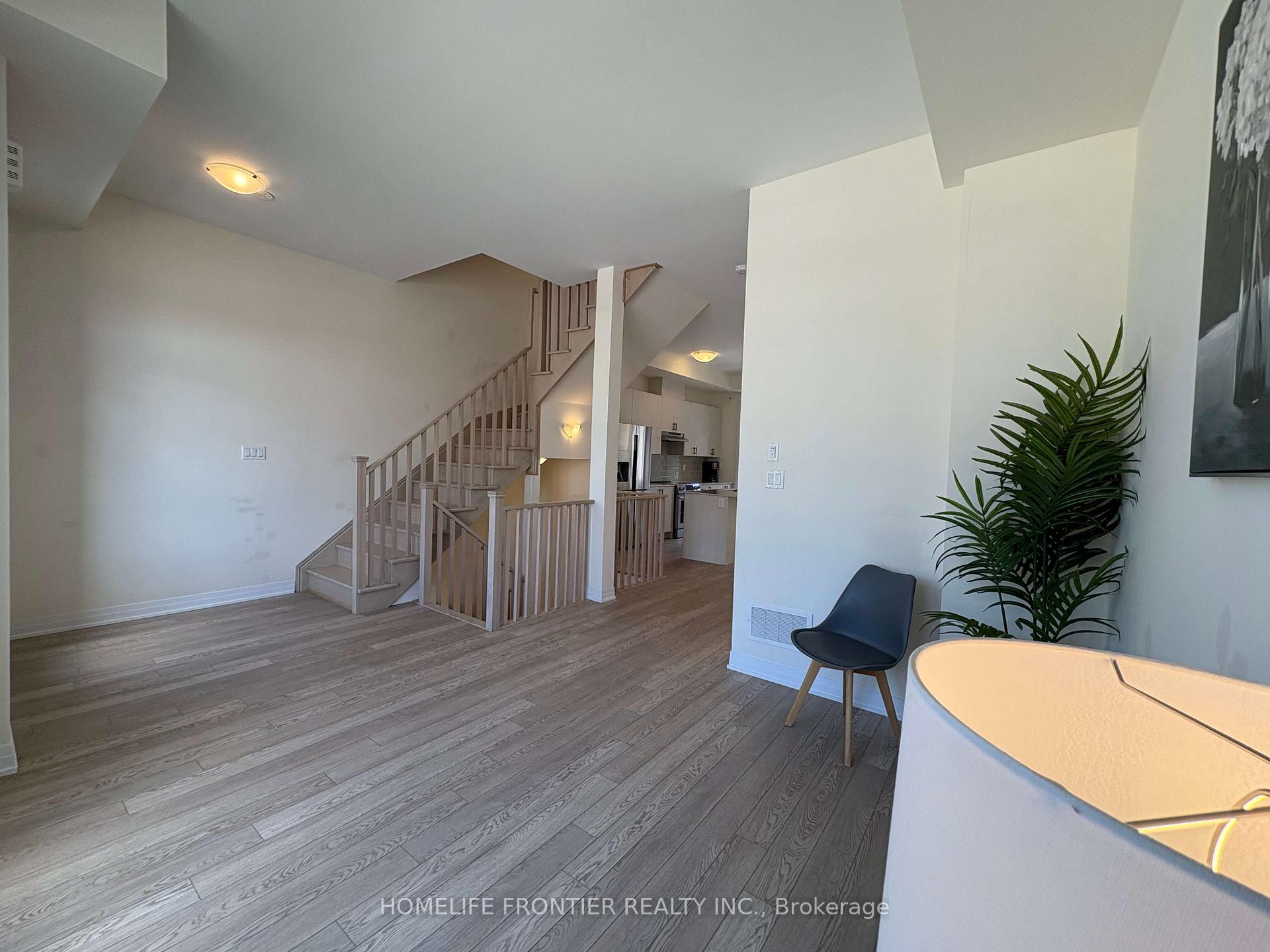 Photo 43 of 118 De La Roche Drive, Vaughan, Vellore Village — HOMEH