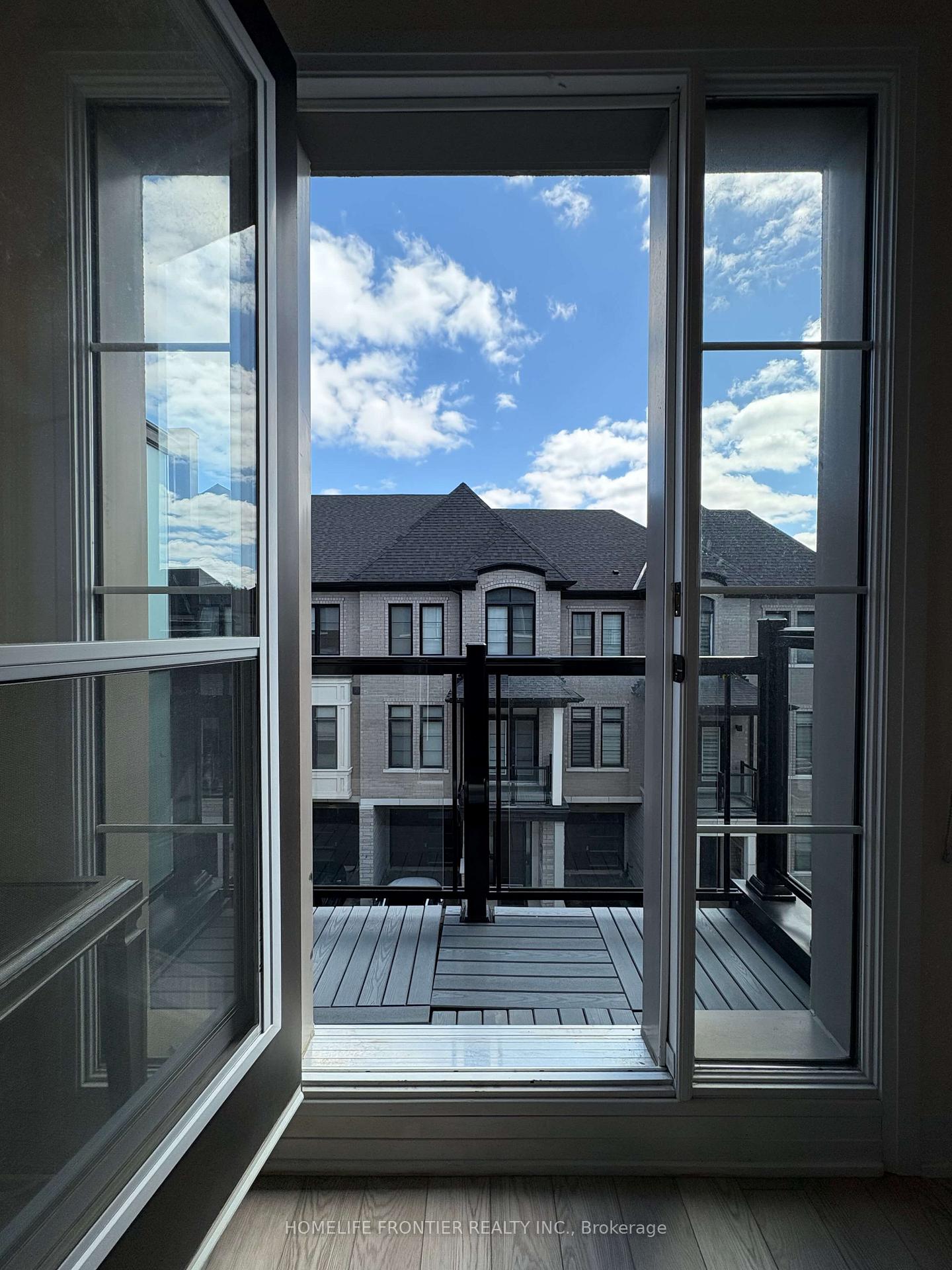 Photo 53 of 118 De La Roche Drive, Vaughan, Vellore Village — HOMEH
