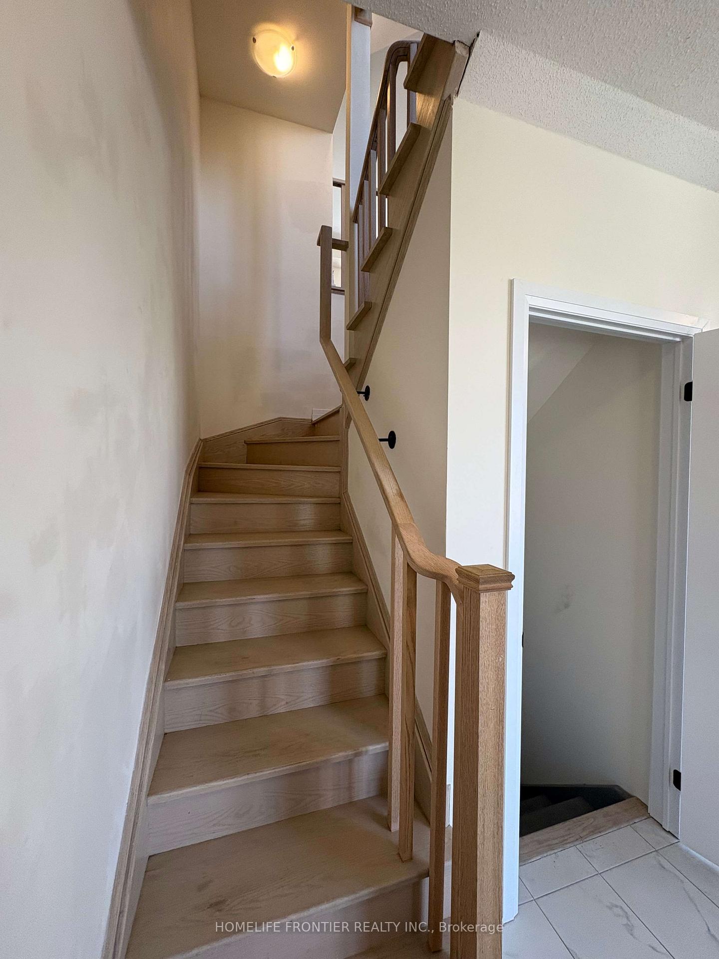 Photo 27 of 118 De La Roche Drive, Vaughan, Vellore Village — HOMEH