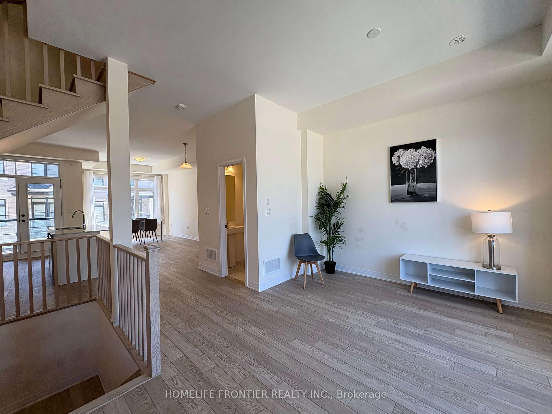 Photo 30 of 118 De La Roche Drive, Vaughan, Vellore Village — HOMEH