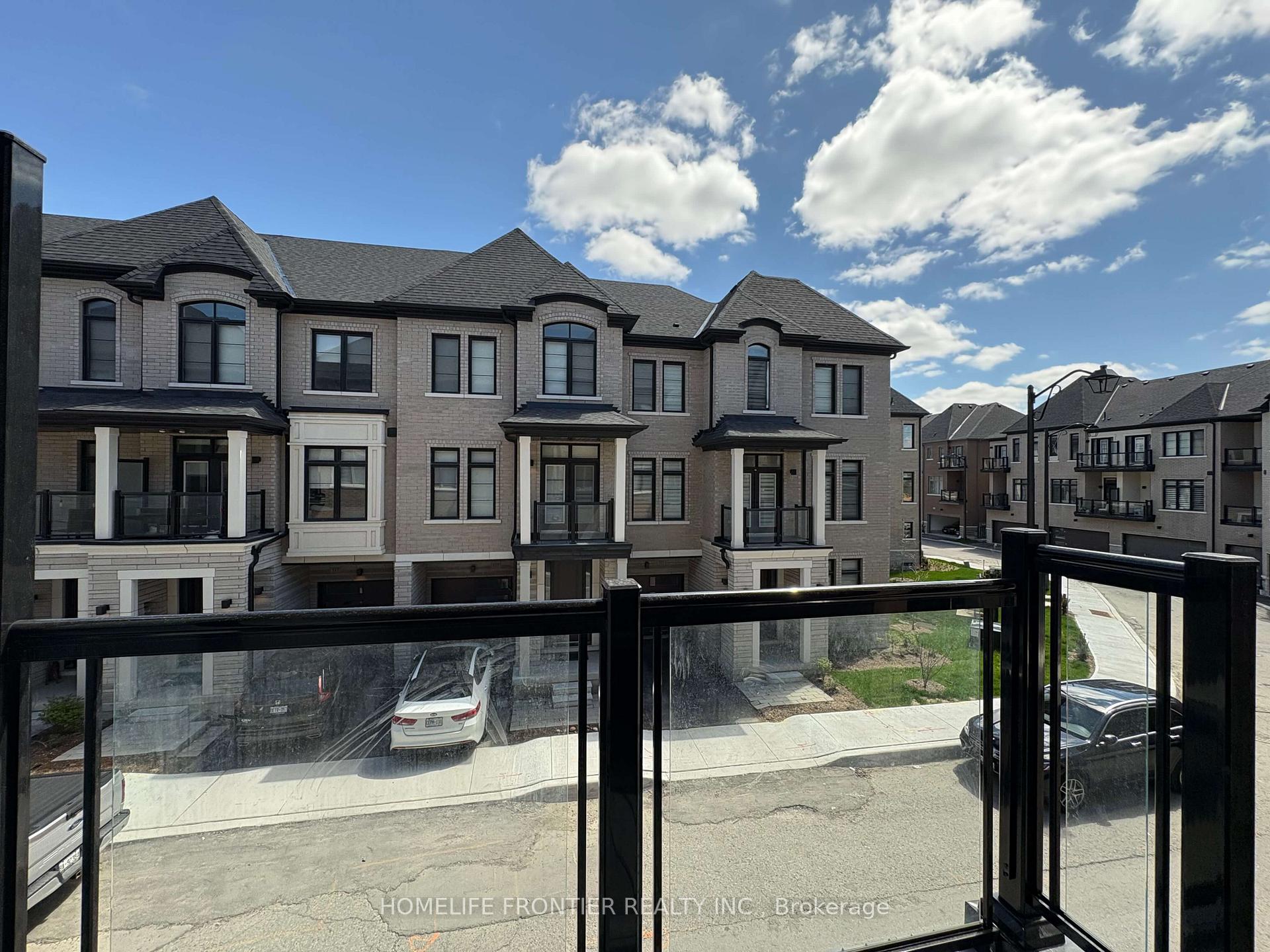 Photo 39 of 118 De La Roche Drive, Vaughan, Vellore Village — HOMEH