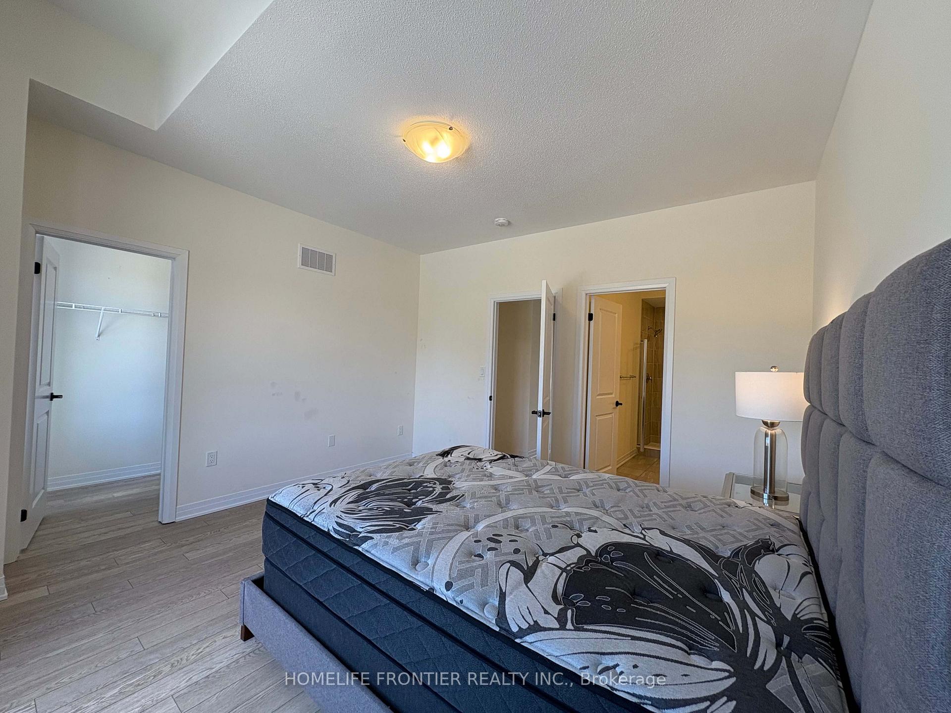 Photo 67 of 118 De La Roche Drive, Vaughan, Vellore Village — HOMEH