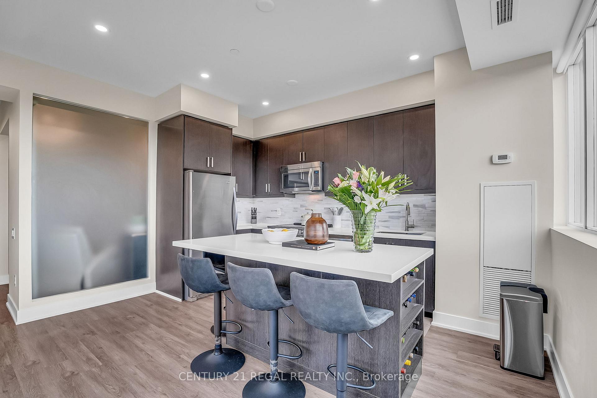 Photo 14 of Unit PH10, 7608 Yonge Street, Vaughan, Crestwood-Springfarm-Yorkhill — HOMEH