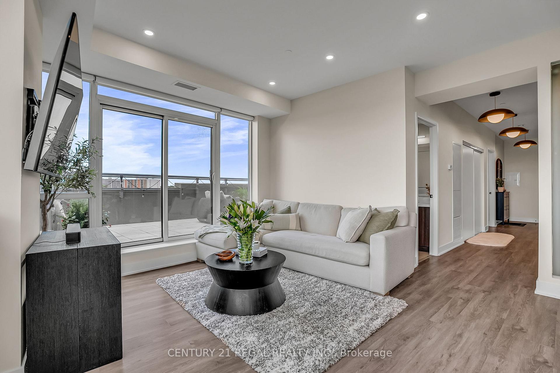 Photo 41 of Unit PH10, 7608 Yonge Street, Vaughan, Crestwood-Springfarm-Yorkhill — HOMEH