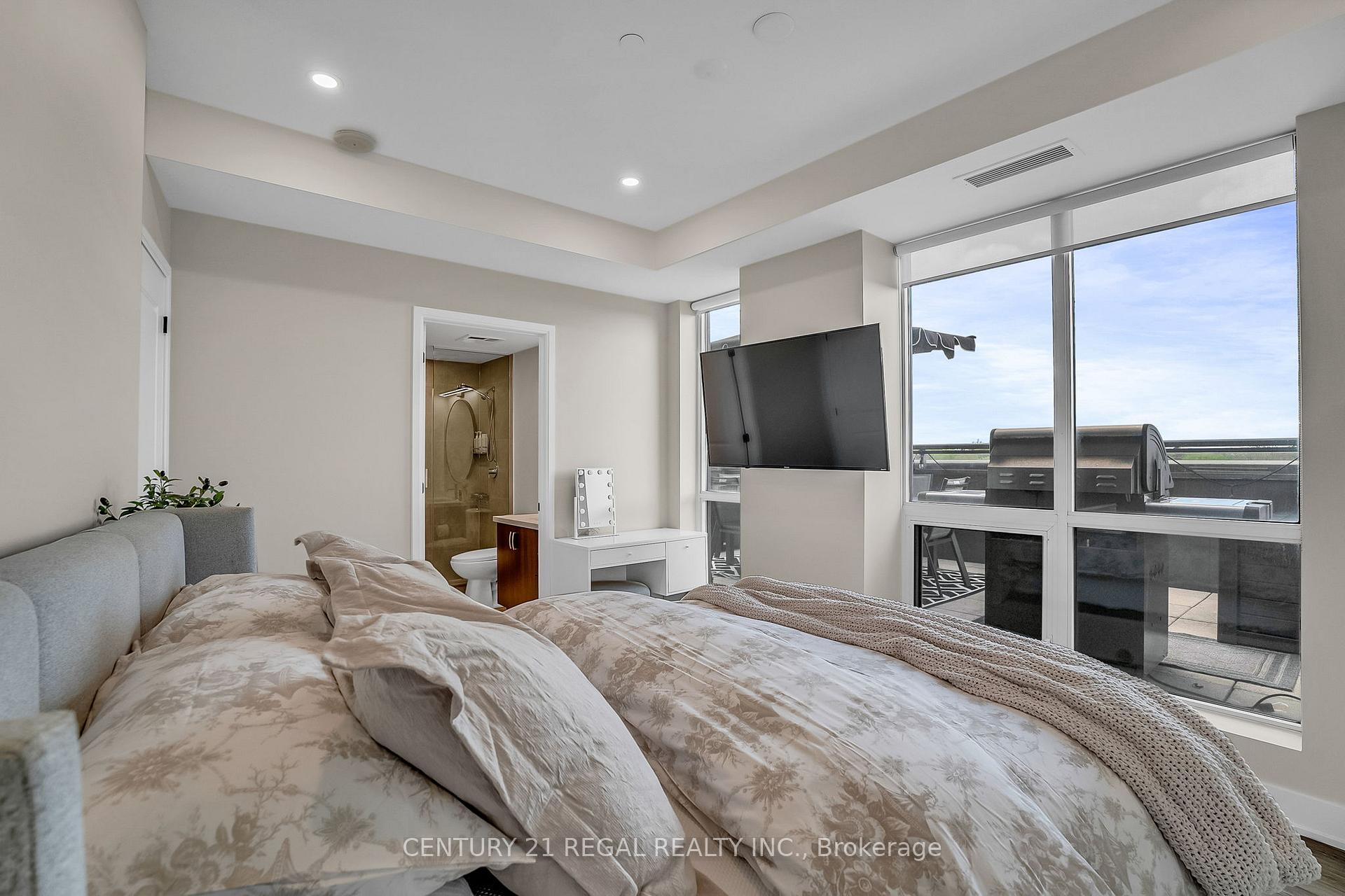 Photo 45 of Unit PH10, 7608 Yonge Street, Vaughan, Crestwood-Springfarm-Yorkhill — HOMEH