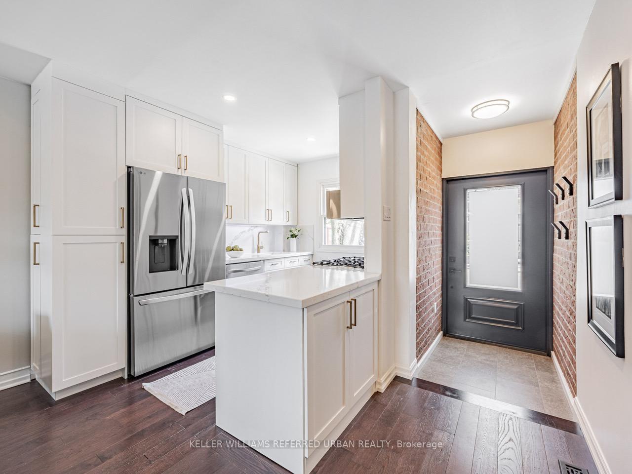 Photo 3 of 22 Valifor Place N, Toronto, Greenwood-Coxwell — HOMEH