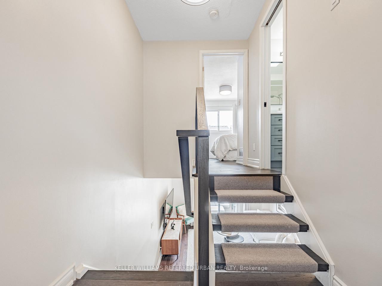 Photo 16 of 22 Valifor Place N, Toronto, Greenwood-Coxwell — HOMEH