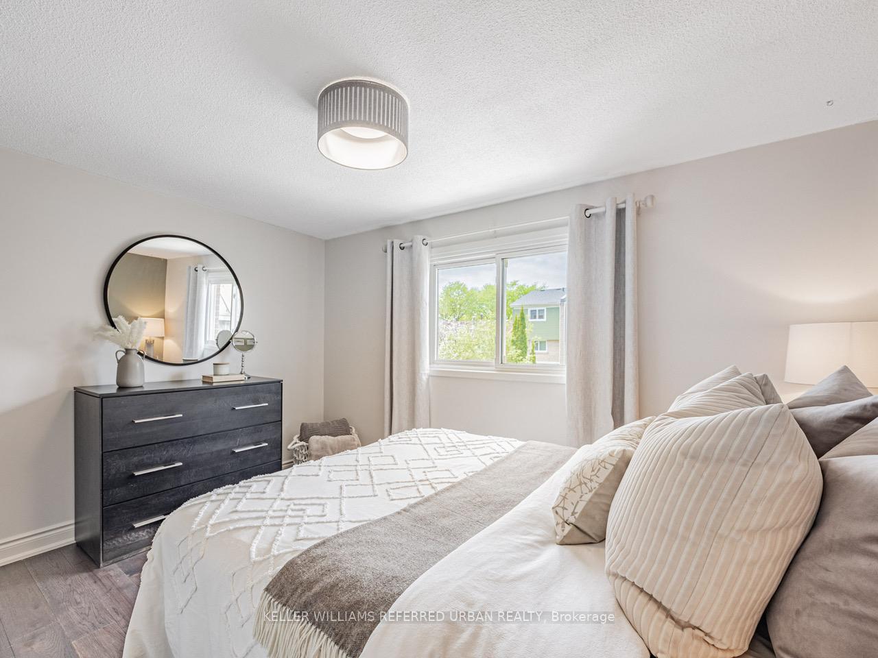 Photo 19 of 22 Valifor Place N, Toronto, Greenwood-Coxwell — HOMEH