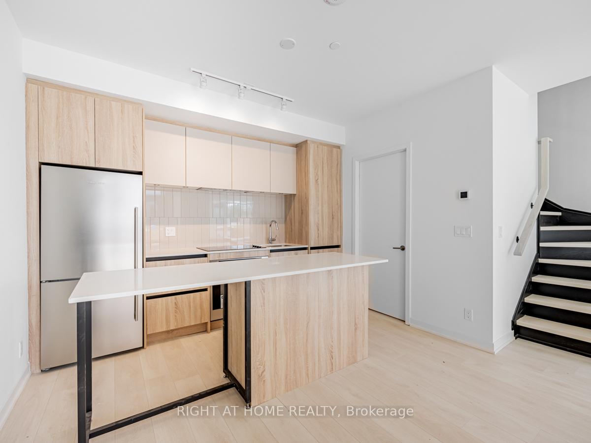 Photo 4 of Unit 106, 7950 Bathurst Street, Vaughan, Beverley Glen — HOMEH