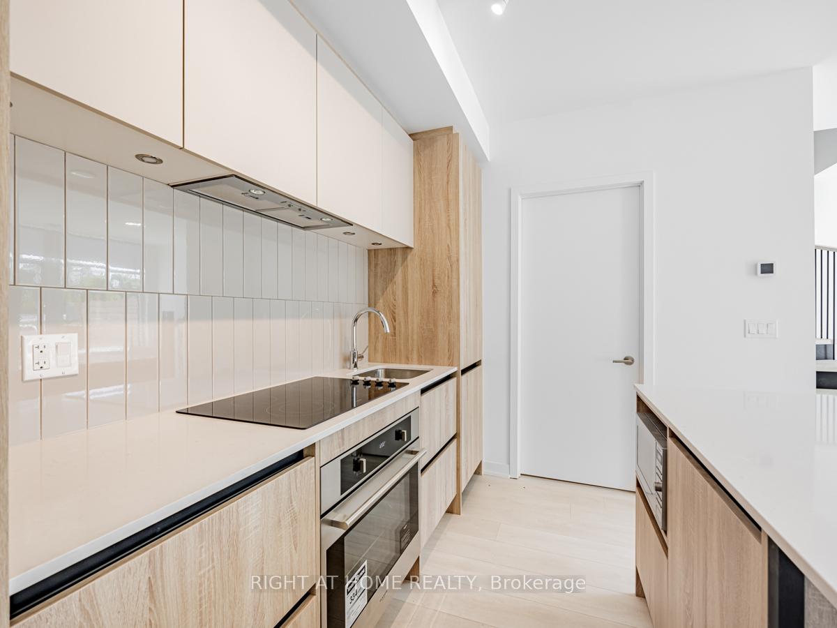 Photo 5 of Unit 106, 7950 Bathurst Street, Vaughan, Beverley Glen — HOMEH