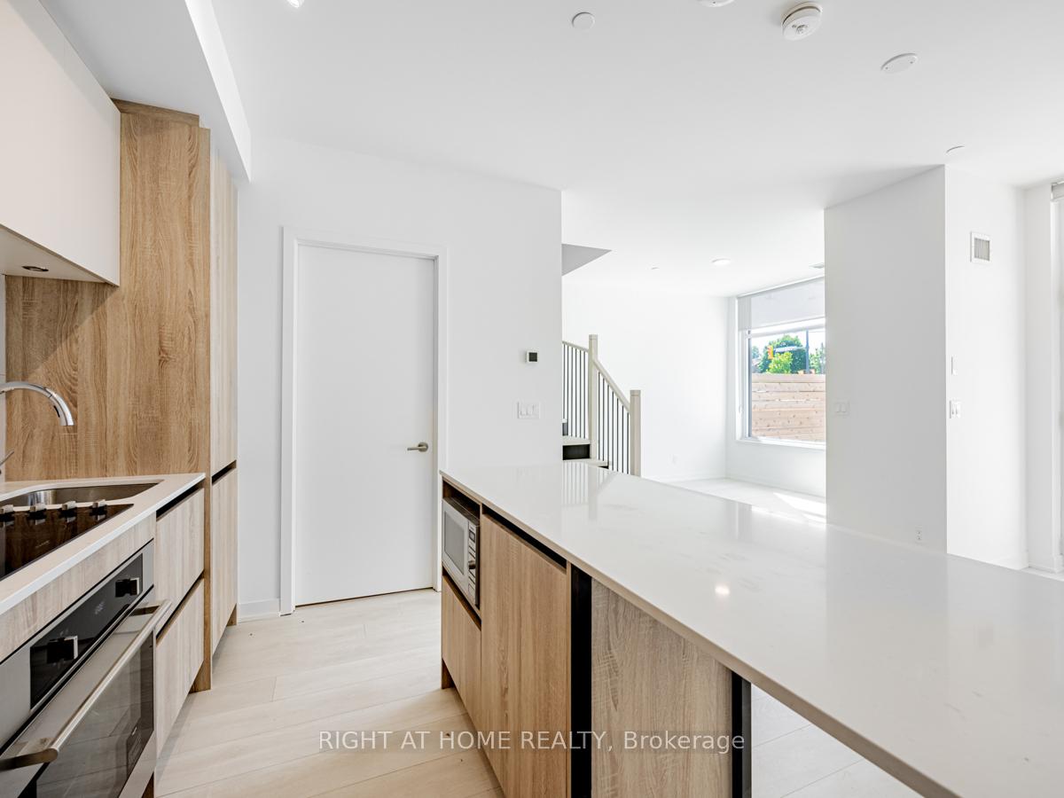 Photo 6 of Unit 106, 7950 Bathurst Street, Vaughan, Beverley Glen — HOMEH