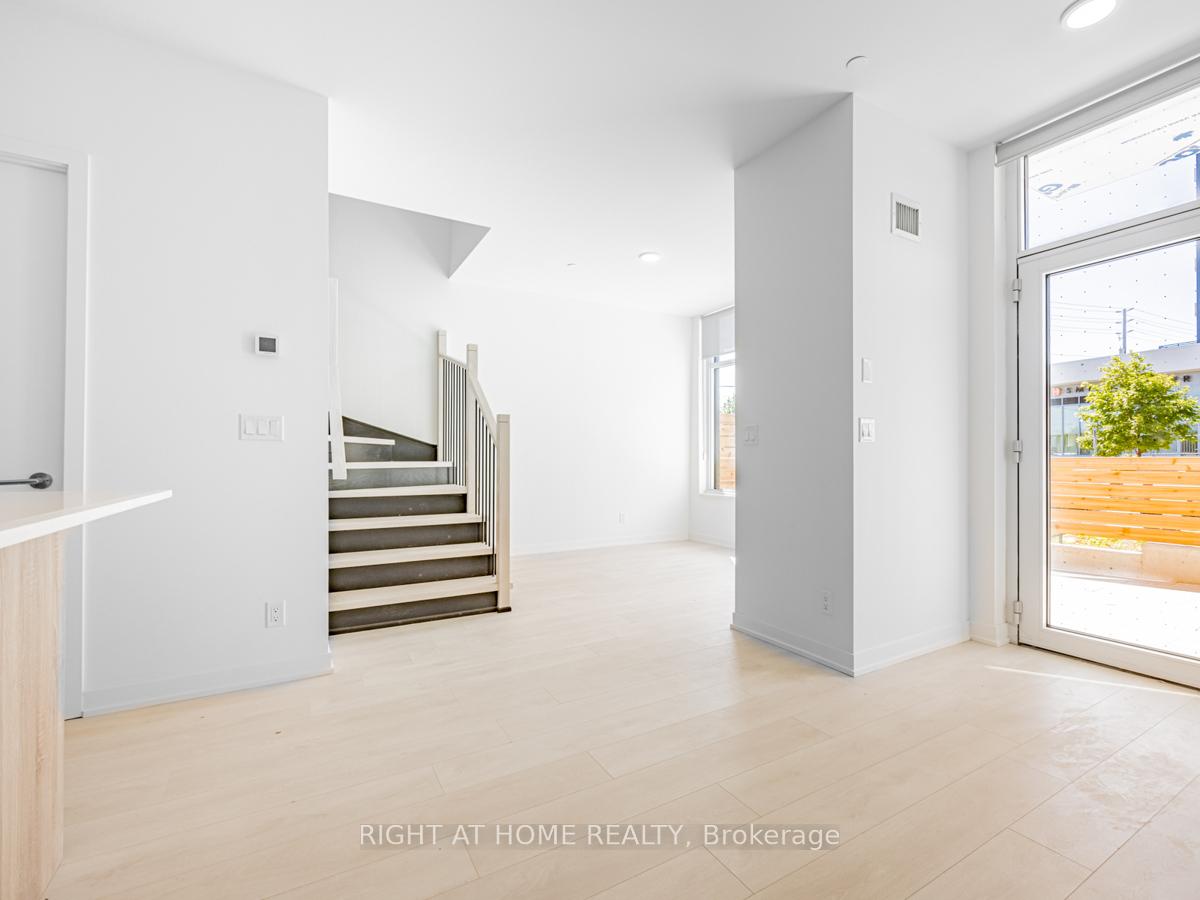 Photo 7 of Unit 106, 7950 Bathurst Street, Vaughan, Beverley Glen — HOMEH