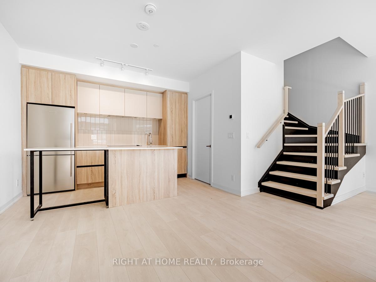 Photo 8 of Unit 106, 7950 Bathurst Street, Vaughan, Beverley Glen — HOMEH
