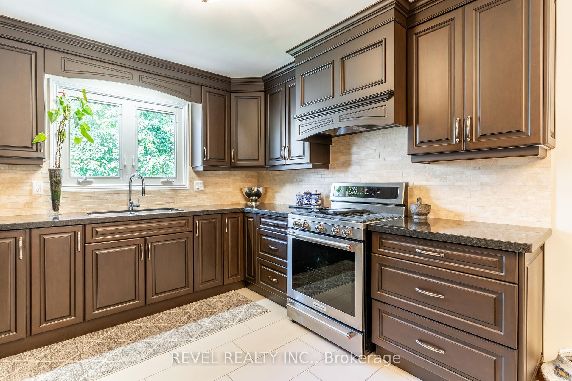 Photo 12 of 112 Henley Drive, Hamilton, Stoney Creek Industrial — HOMEH