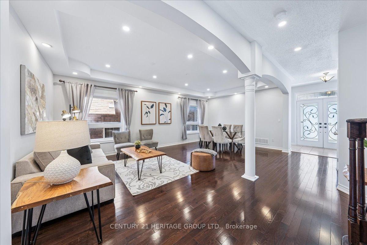 Photo 9 of 22 Horsley Court, Aurora, Bayview Northeast — HOMEH