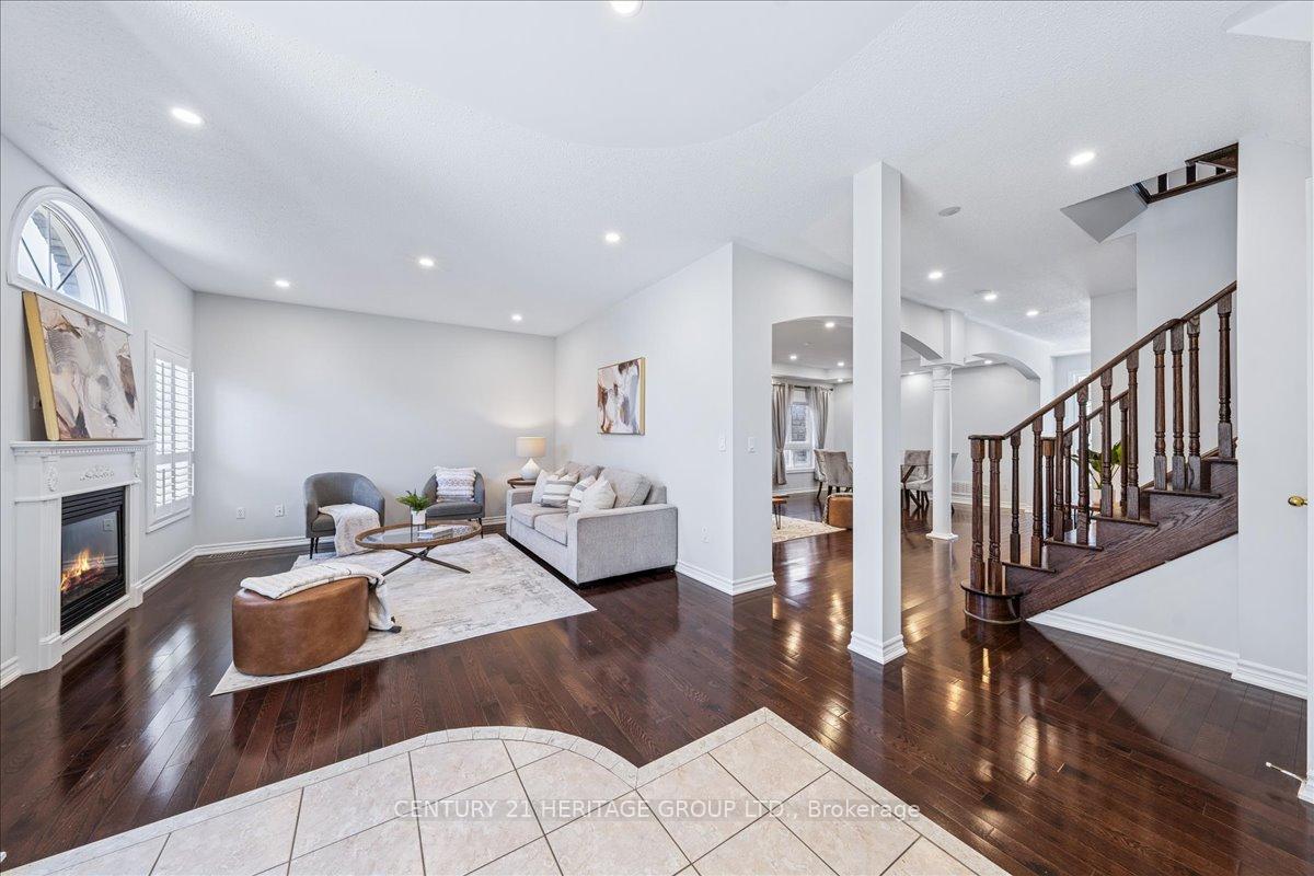 Photo 14 of 22 Horsley Court, Aurora, Bayview Northeast — HOMEH