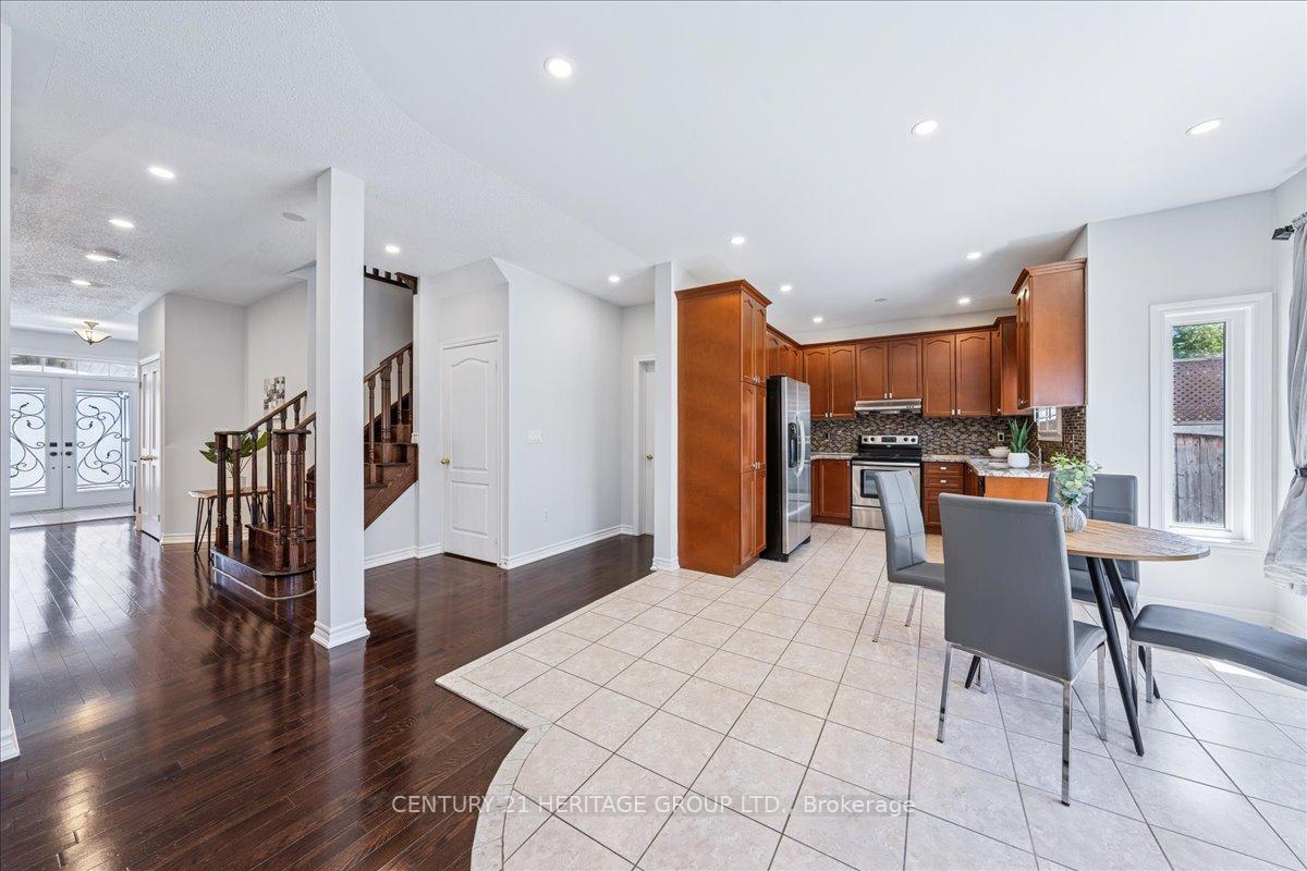 Photo 15 of 22 Horsley Court, Aurora, Bayview Northeast — HOMEH
